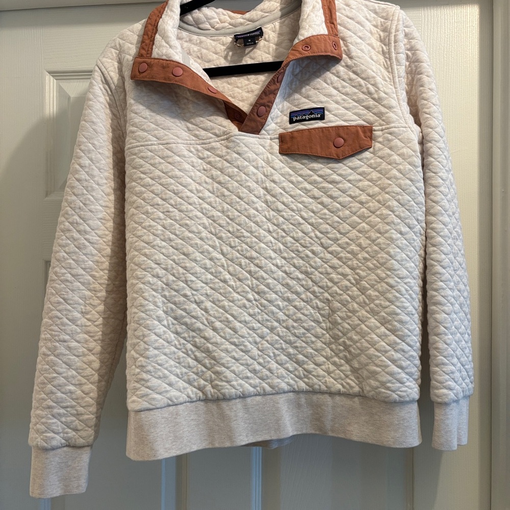 Patagonia Cream and Tan Quilted Pullover